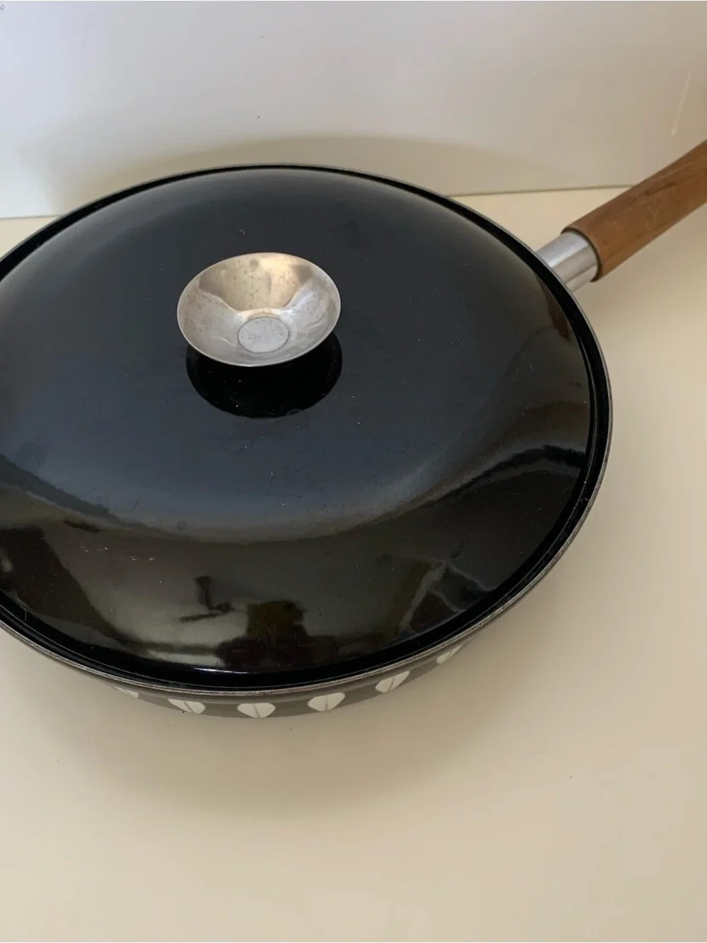 Cathrineholm Holm Black White Lotus Fry Pan Skillet With Wood Handle and Lid
